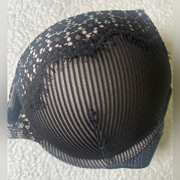 Victoria's Secret Black Striped Lace Bra - Picture 3 of 6